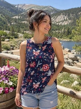 Old Navy Navy Floral Sleeveless Tank Top with Red and Cream Blooms